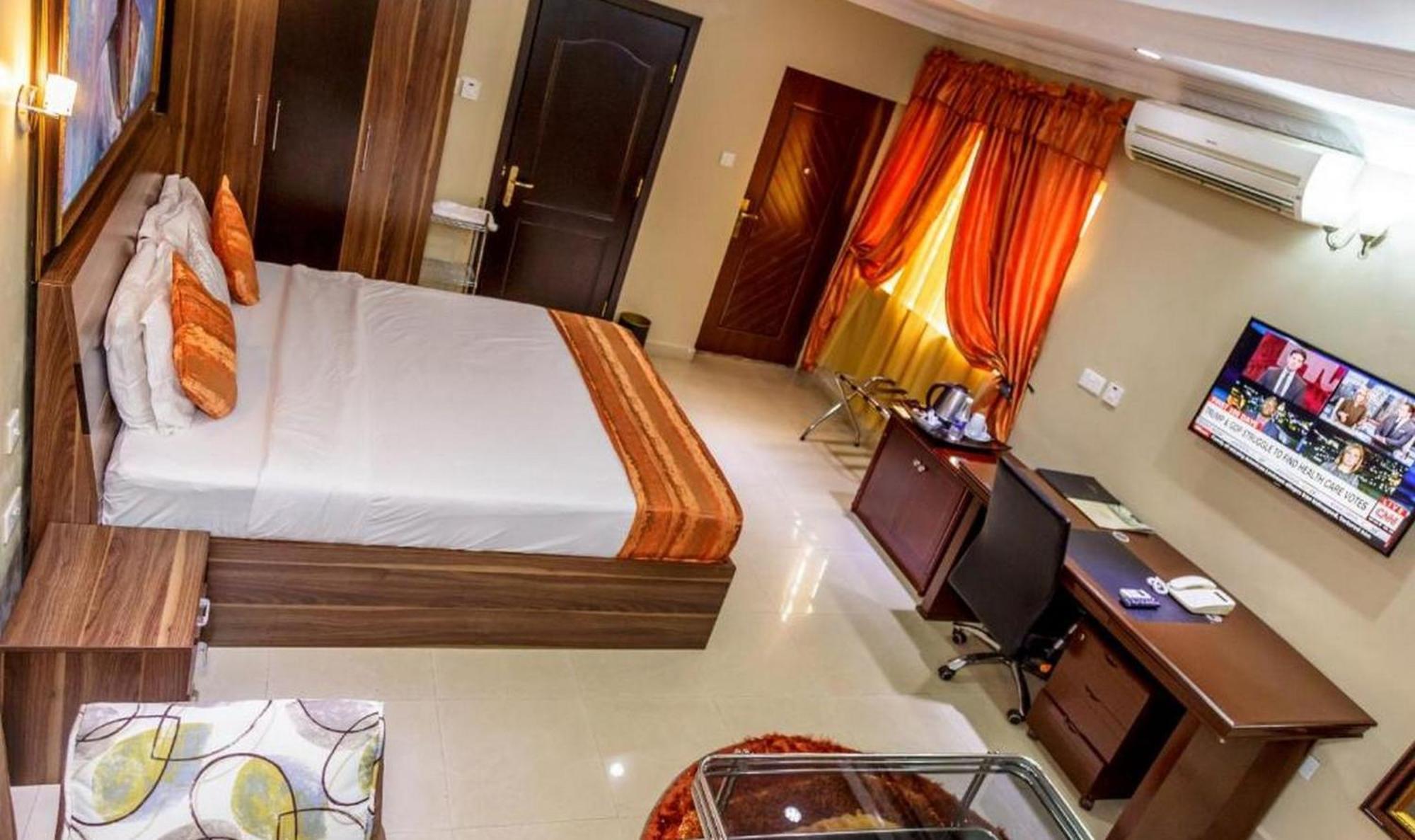 Room In Lodge - Apartment Royale Hotel-3 Bd Apartment Икея Экстерьер фото