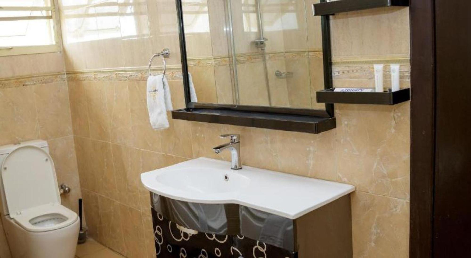 Room In Lodge - Apartment Royale Hotel-3 Bd Apartment Икея Экстерьер фото